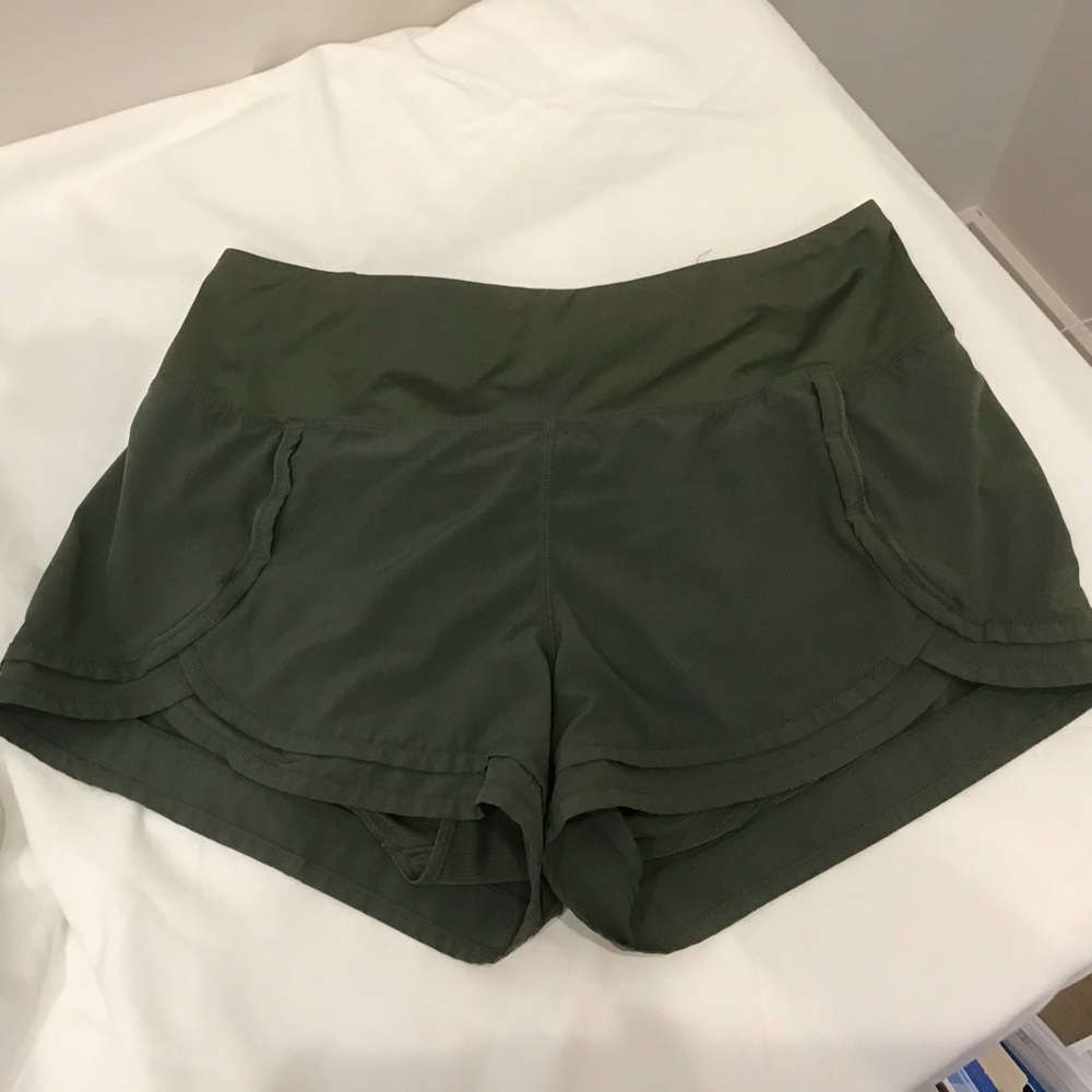 👚 Bundle of 5 Women’s Shorts – Size Medium - Picture 8 of 8